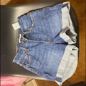 Levi’s Wedgie shorts